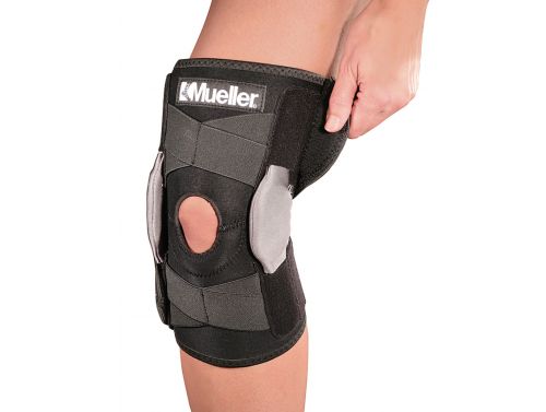 MUELLER ADJUSTABLE HINGED KNEE BRACE / UNIVERSAL