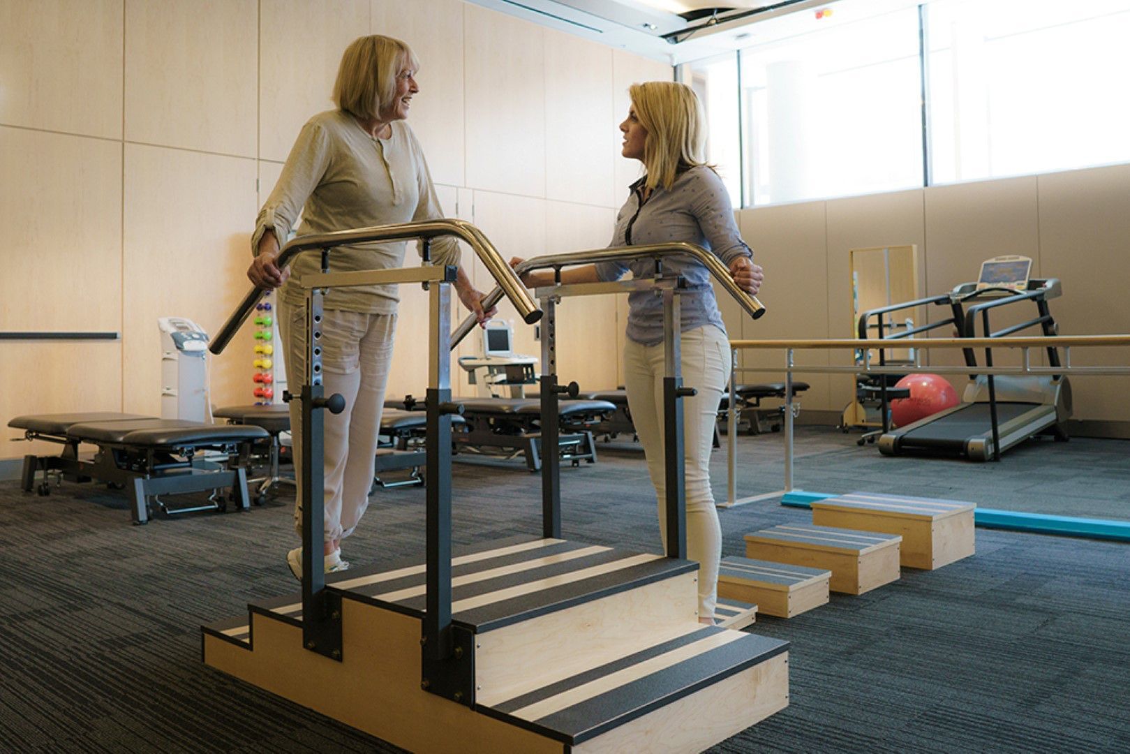 FORTRESS SELECT STRAIGHT 180°  TRAINING STAIR / ADJUSTABLE HEIGHT RAIL photo