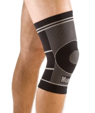 MUELLER 4 WAY STRETCH KNEE SUPPORT